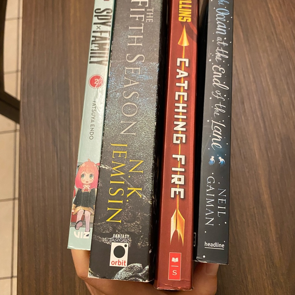 Random Book bundle - Picture 2 of 3